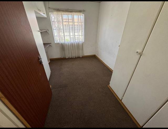 2 BEDROOM TOWNHOUSE FOR SALE IN FREEWAY PARK
